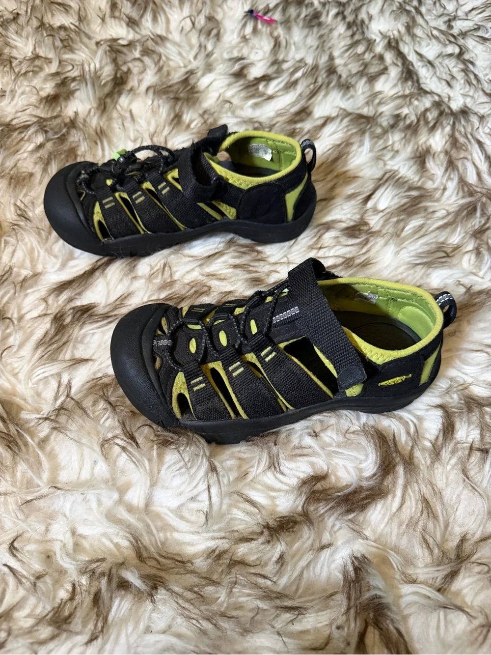 KEEN Kids Newport H2 Waterproof Sandal Black Lime Green Youth Size 2